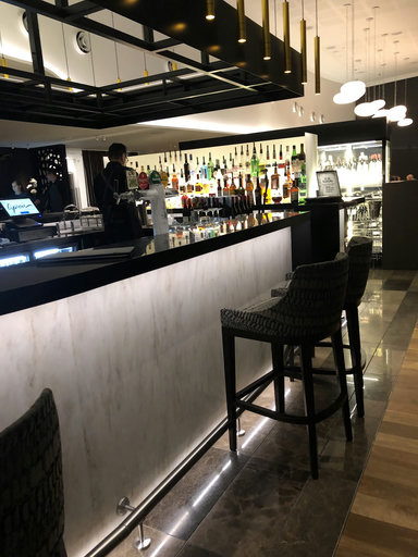 Apron Bar & Restaurant