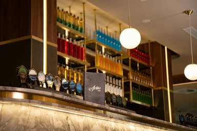 Arties Bar