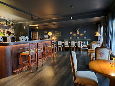 Deer Duck Bistro