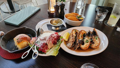 Fosh Bar & Restaurant