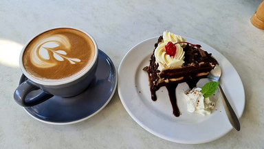 HAPPY CAFE