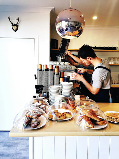 Lokal + Co