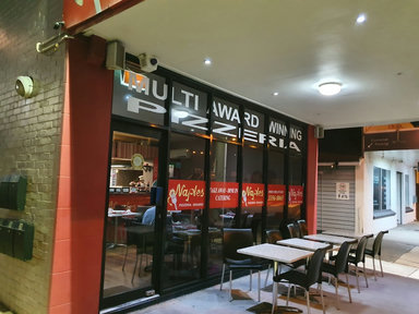Naples Pizzeria