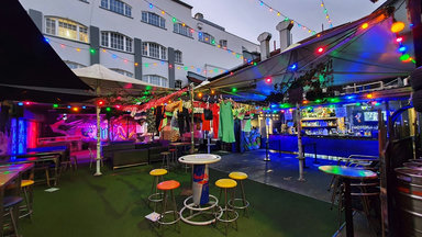 Ric's Bar + Backyard