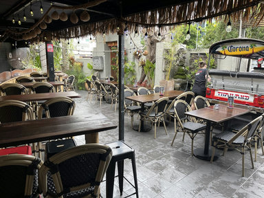 Tuk Tuk Restaurant & Bar