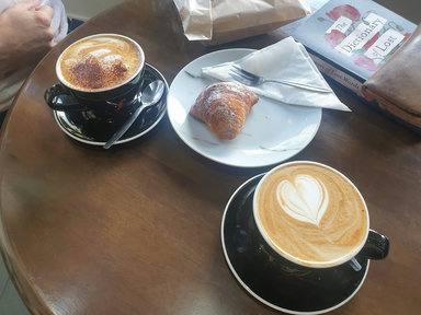 Valentino's Cafe